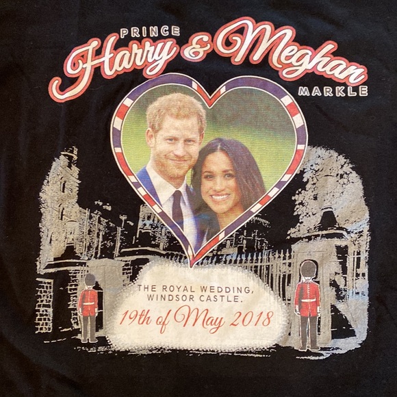 Meghan & Harry Tee - Picture 3 of 6